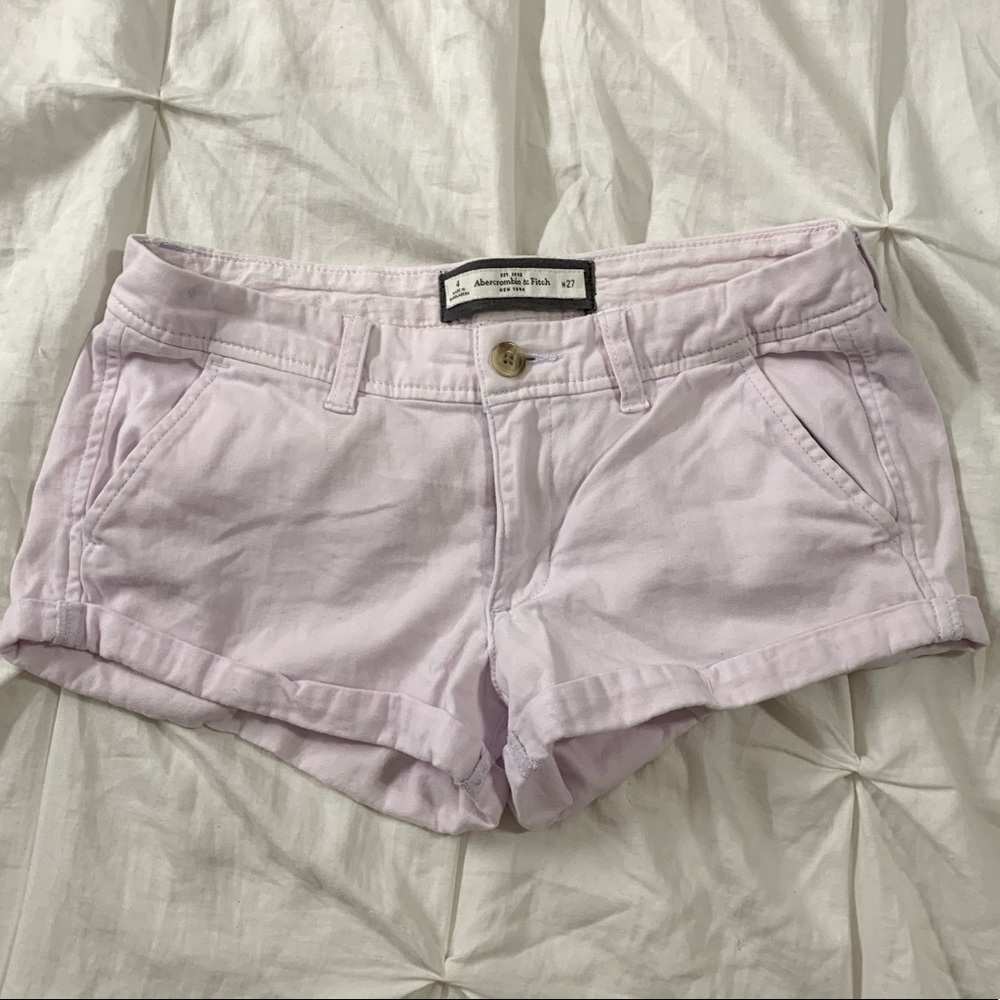 ABERCROMBIE & FITCH LILAC SHORT SIZE 4